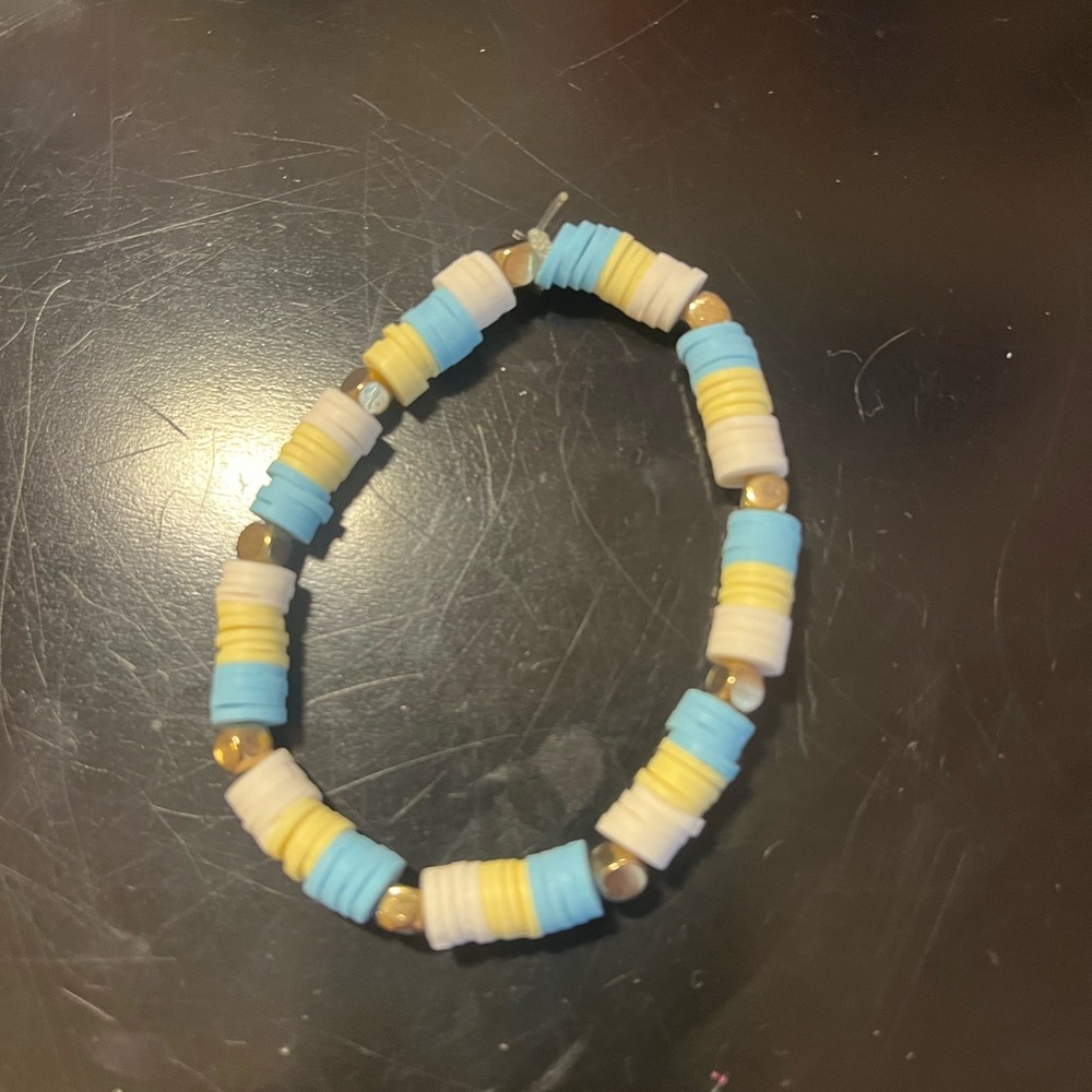 Clay bead bracelet, beachy.